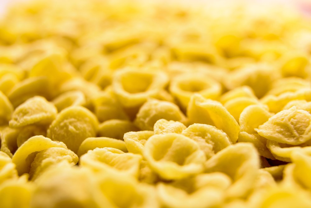 Le signore delle orecchiette di Arco Basso: il caso di guerrilla marketing che nessuna agenzia ha progettato